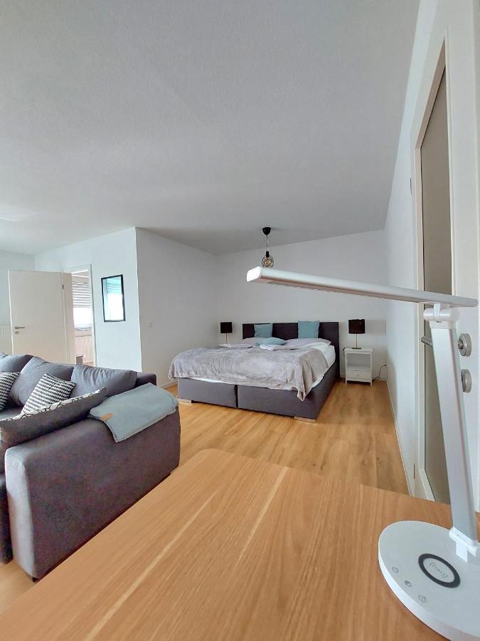 Moderne Mit Vollausstattung In Ruhiger Lage, W-lan Apartment Grossrohrsdorf