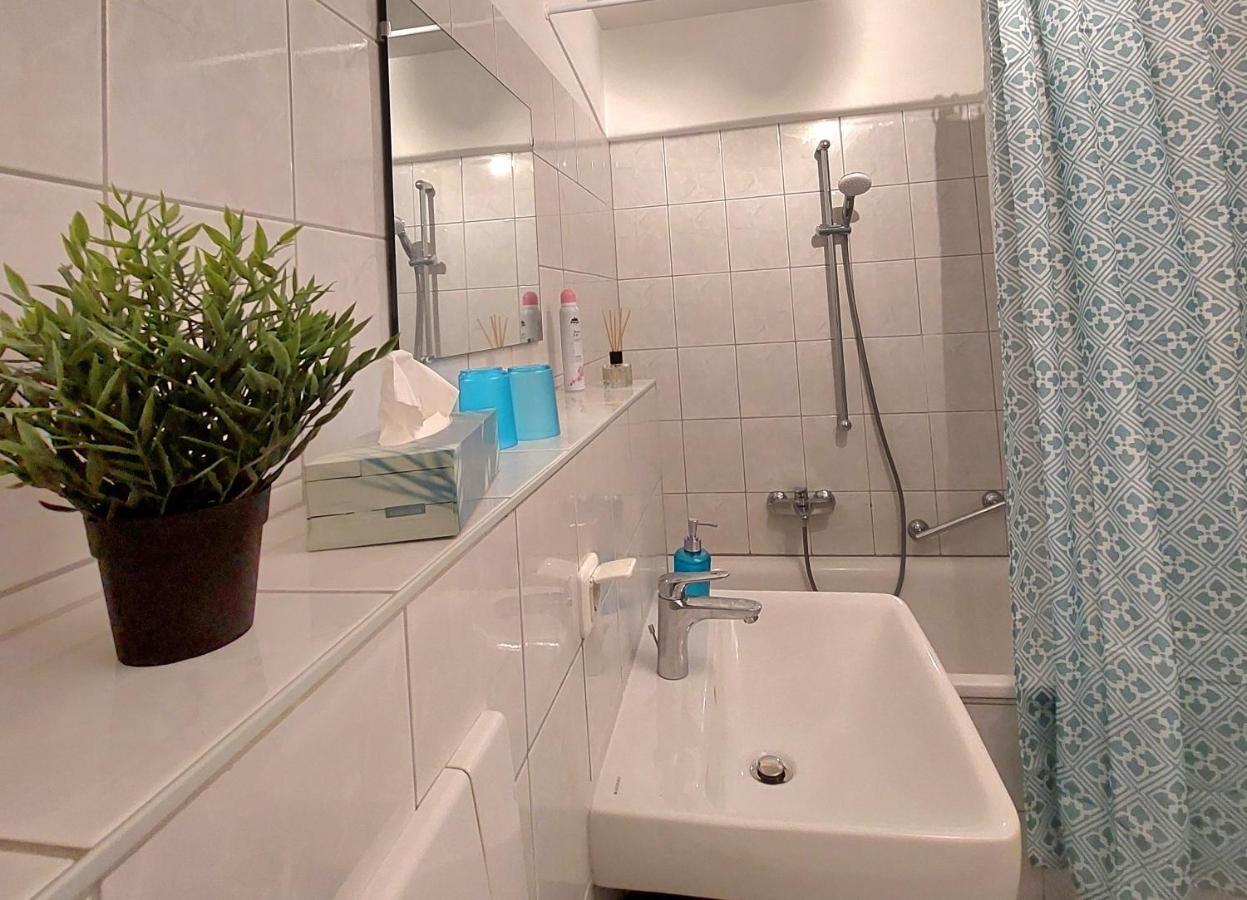 Apartment Moderne Mit Vollausstattung In Ruhiger Lage, W-lan